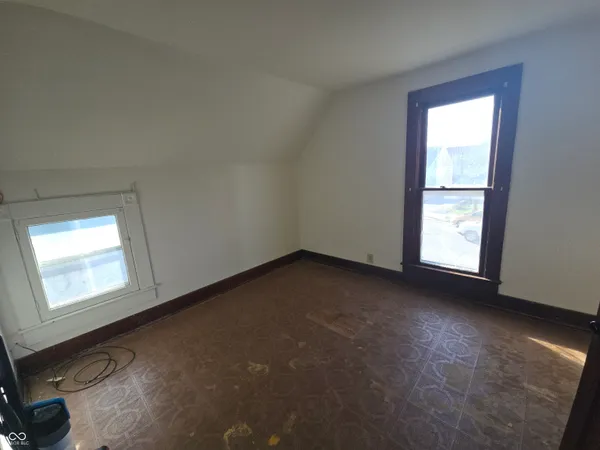 $120,000 | 104 East North Street, Greenfield, IN 46140