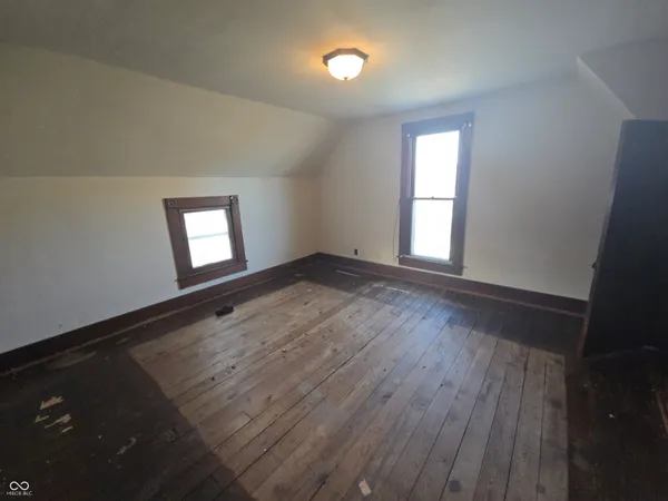 $120,000 | 104 East North Street, Greenfield, IN 46140