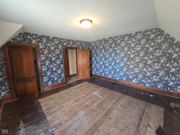 $120,000 | 104 East North Street, Greenfield, IN 46140