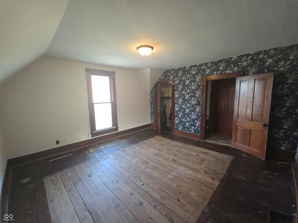 $120,000 | 104 East North Street, Greenfield, IN 46140