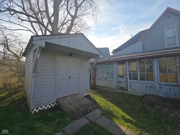 $120,000 | 104 East North Street, Greenfield, IN 46140