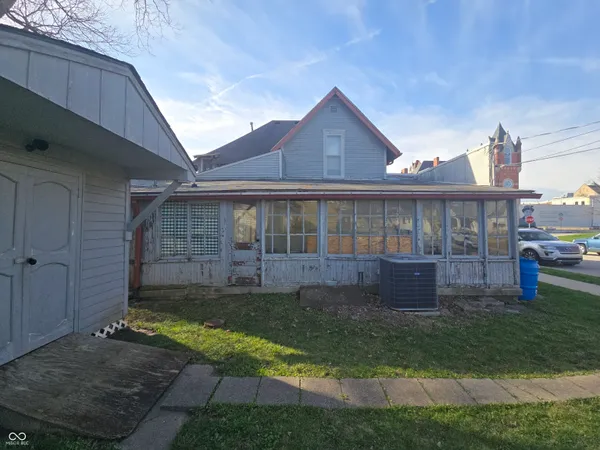 $120,000 | 104 East North Street, Greenfield, IN 46140