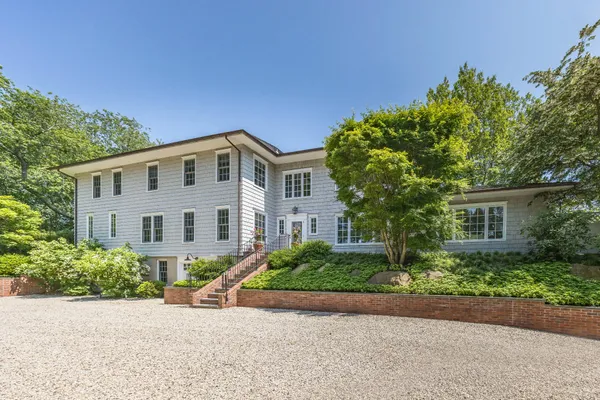 $165,000 | 17 Apaquogue Road, East Hampton, NY 11937