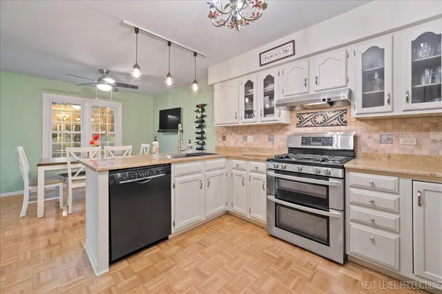 $474,900 | 92 Whittington Course, St. Charles, IL 60174