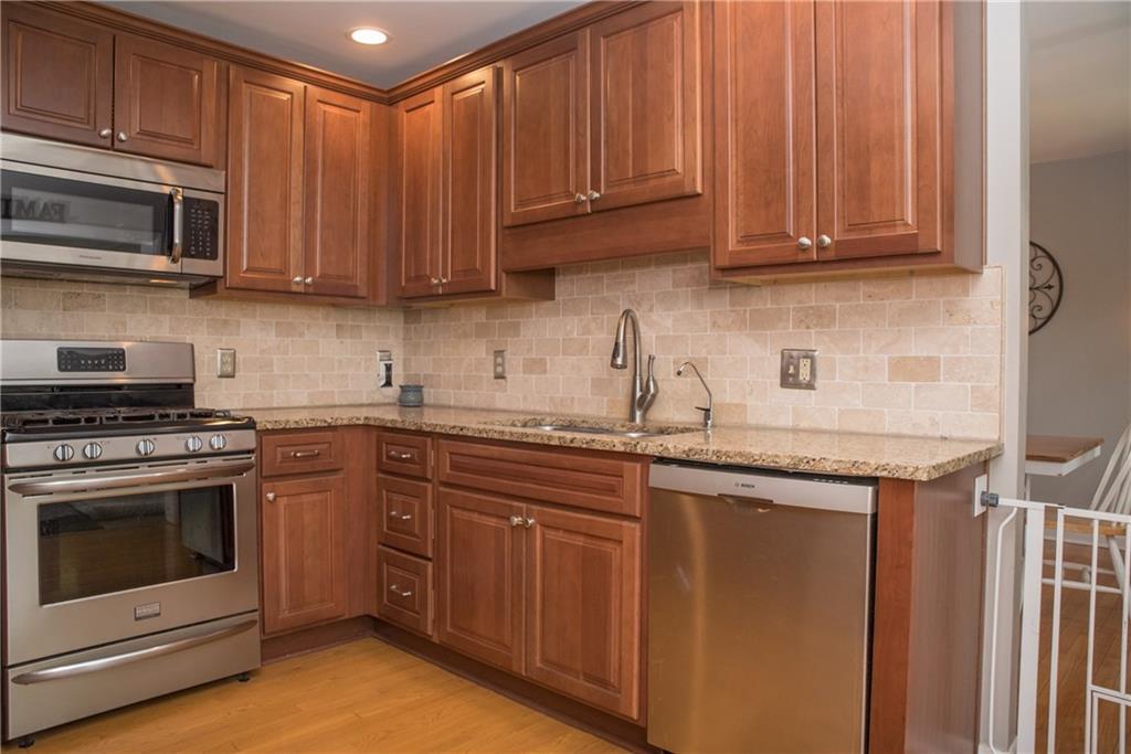 112 Bennett Road Carmel, IN 46032 - Photo 13 of 42 Gallery Image 13