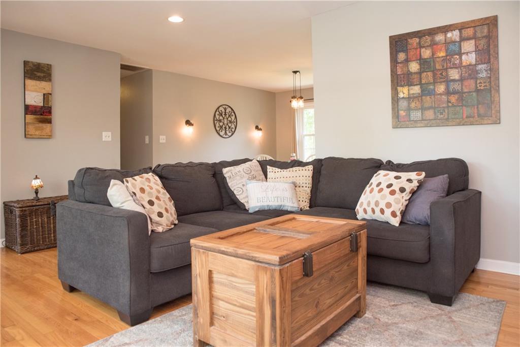 112 Bennett Road Carmel, IN 46032 - Photo 10 of 42 Gallery Image 10