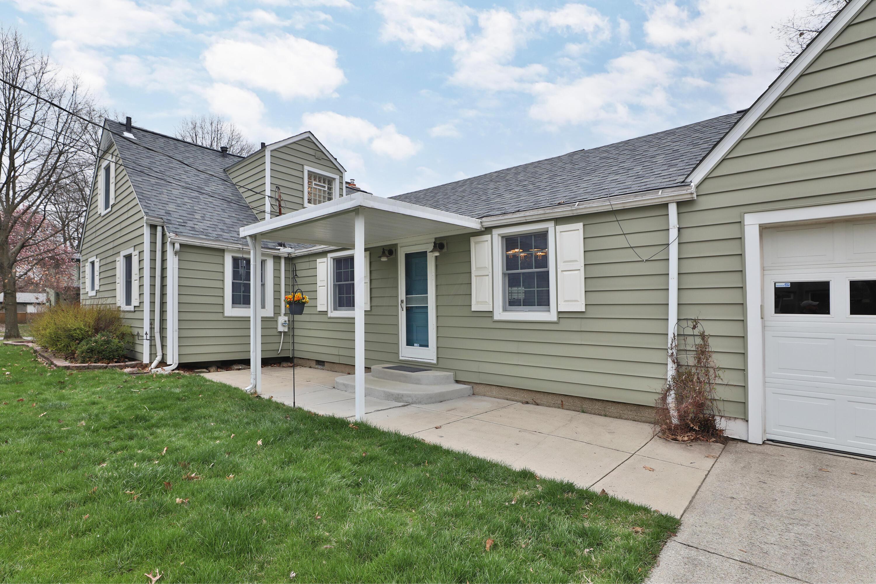 390 East Beaumont Road Columbus, OH 43214 - Photo 52 of 52 Breezeway
