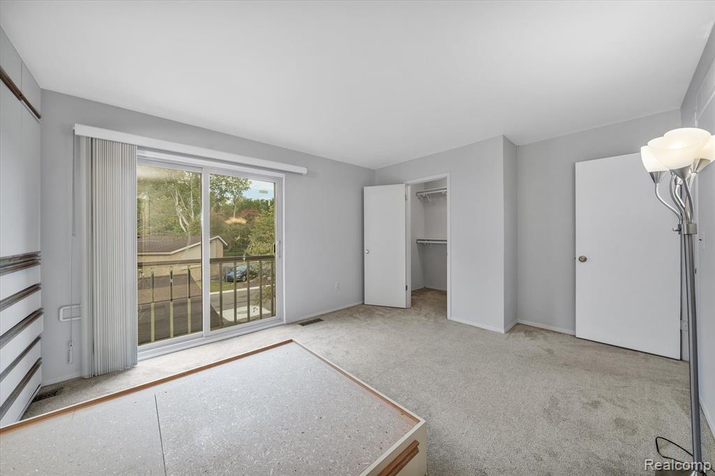 639 Oakbrook West Rochester Hills, MI 48307 - Photo 19 of 51