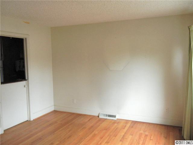 939 Clanton Road Charlotte, NC 28217 - Photo 4 of 14 Gallery Image 4