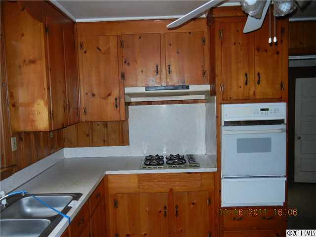 939 Clanton Road Charlotte, NC 28217 - Photo 7 of 14 Gallery Image 7