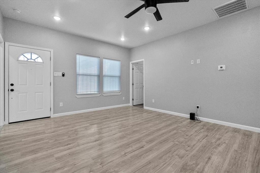 3512 Hamilton Avenue Dallas, TX 75210 - Photo 2 of 23 Entrance foyer featuring light wood finished floors, a ceiling fan, and recessed lighting