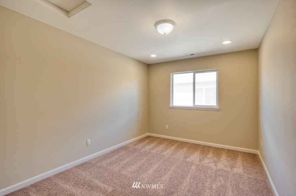 17748 Southeast 189th Street, Unit 34 Renton, WA 98058 - Photo 5 of 16 Gallery Image 5