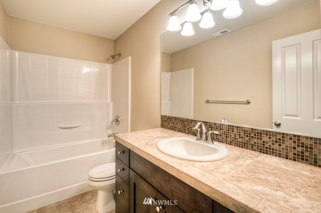17748 Southeast 189th Street, Unit 34 Renton, WA 98058 - Photo 6 of 16 Gallery Image 6