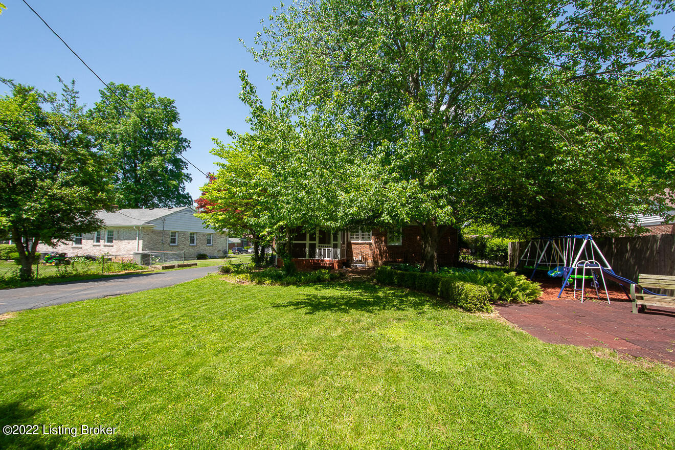 8604 Charing Cross Road Louisville, KY 40222 - Photo 50 of 57 Backyard