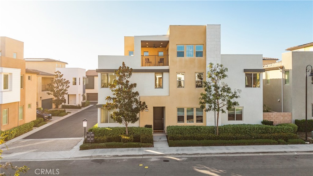 133 Denali Lake Forest, CA 92630 - Photo 43 of 50 Single-Family Detached 2-Story Living with large bonus room on 3rd floor