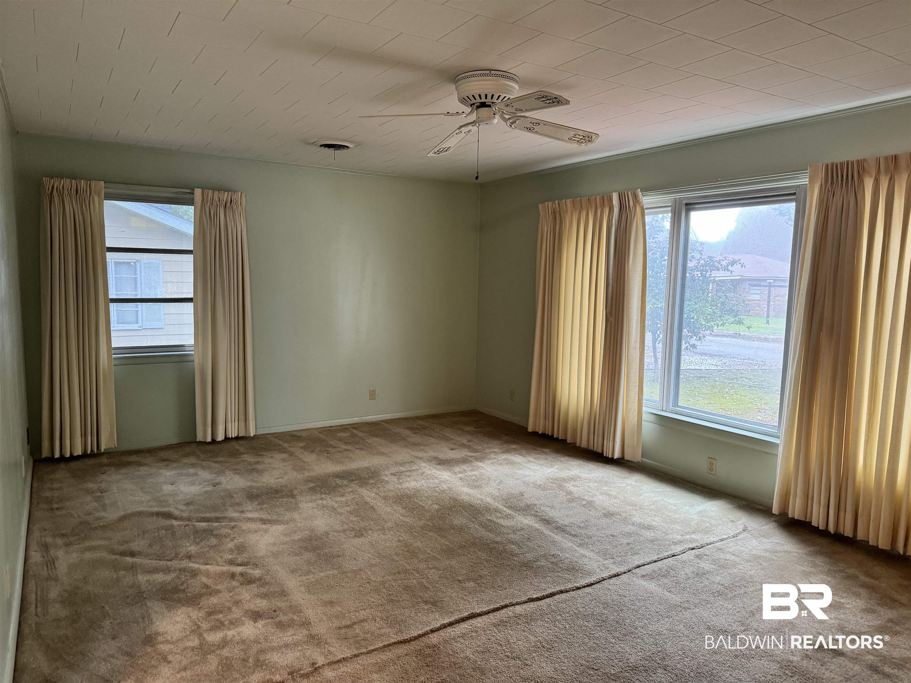 217 West Magnolia Avenue Foley, AL 36535 - Photo 7 of 21 Living Room