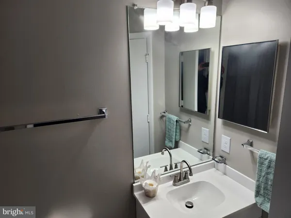 $2,100 | 10 Hearthstone Court, Unit H, Annapolis, MD 21403