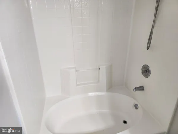 $2,100 | 10 Hearthstone Court, Unit H, Annapolis, MD 21403