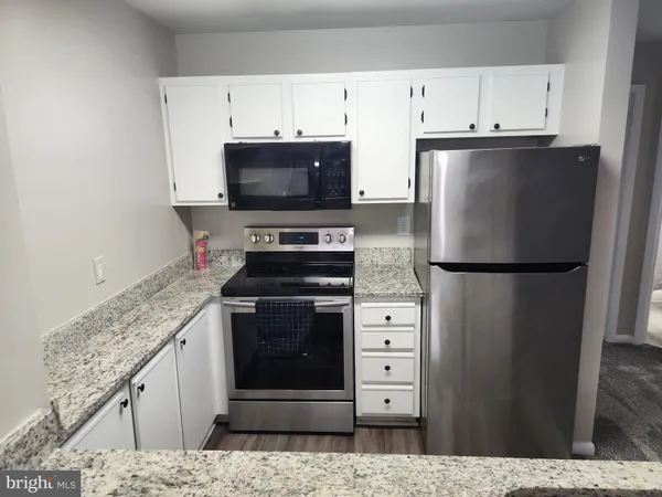 $2,100 | 10 Hearthstone Court, Unit H, Annapolis, MD 21403