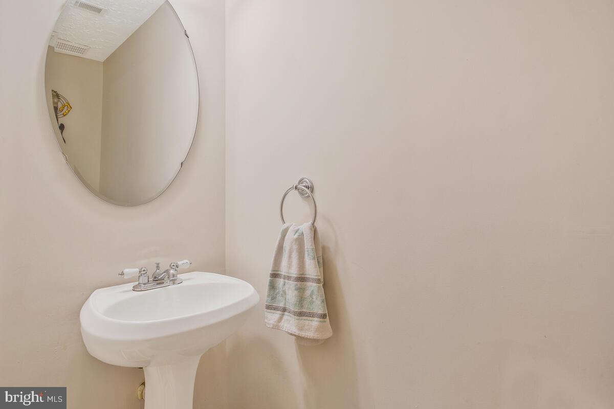 2002 Regiment Way Odenton, MD 21113 - Photo 23 of 44 Half bath