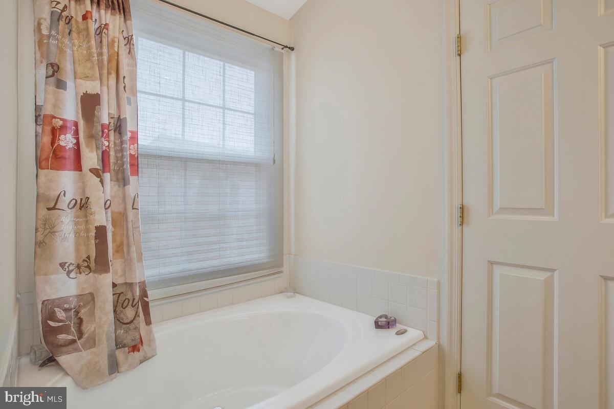 2002 Regiment Way Odenton, MD 21113 - Photo 36 of 44 Soaking tub