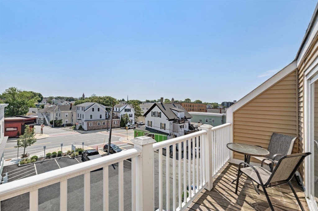 348 Rantoul Street, Unit 305 Beverly, MA 01915 - Photo 11 of 25 Gallery Image 11
