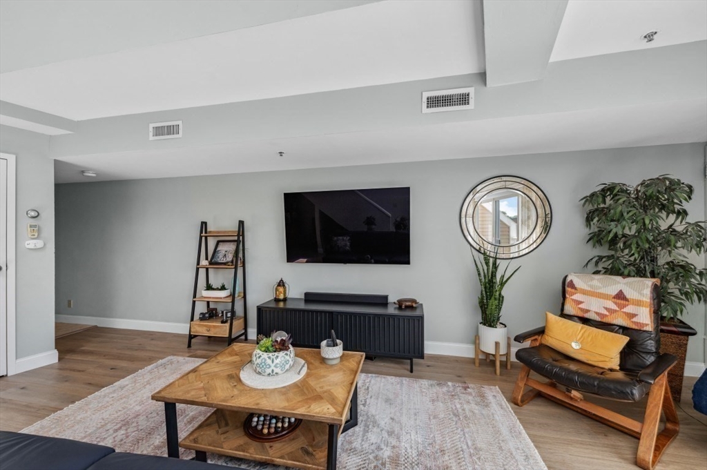 348 Rantoul Street, Unit 305 Beverly, MA 01915 - Photo 13 of 25 Gallery Image 13