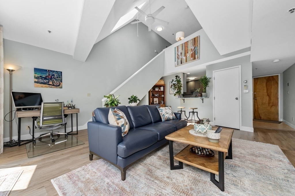 348 Rantoul Street, Unit 305 Beverly, MA 01915 - Photo 14 of 25 Gallery Image 14