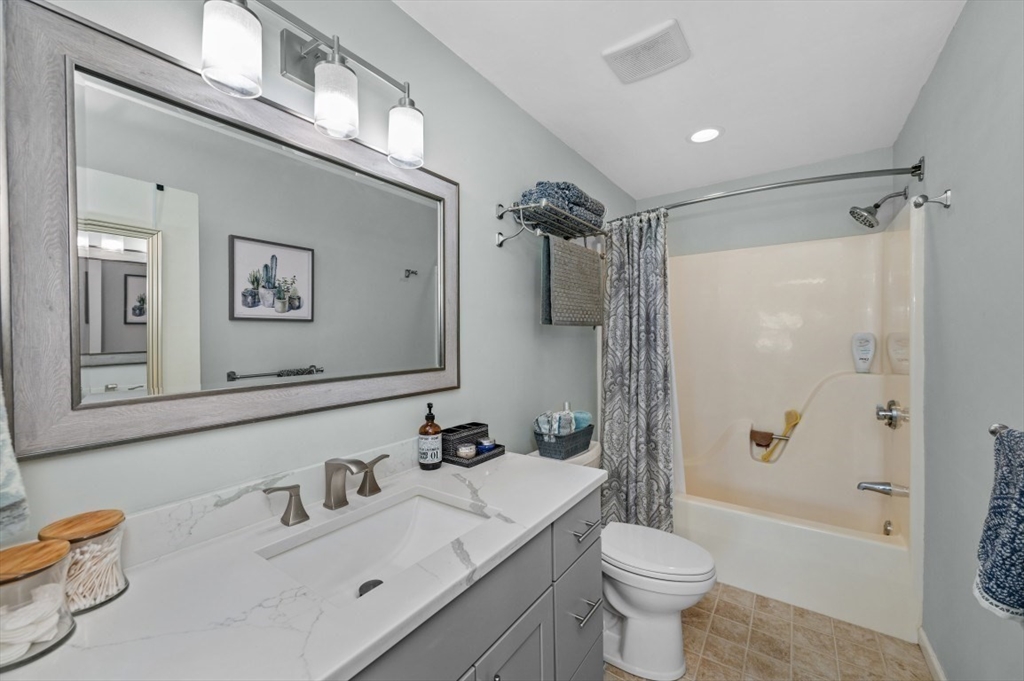 348 Rantoul Street, Unit 305 Beverly, MA 01915 - Photo 18 of 25 Gallery Image 18