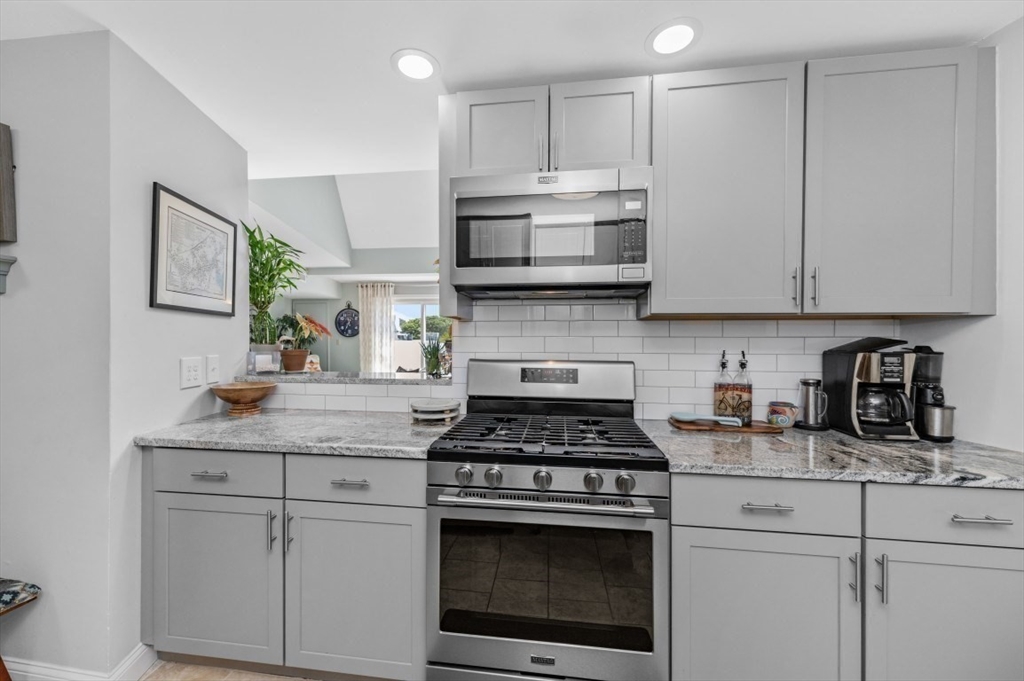348 Rantoul Street, Unit 305 Beverly, MA 01915 - Photo 5 of 25 Gallery Image 5