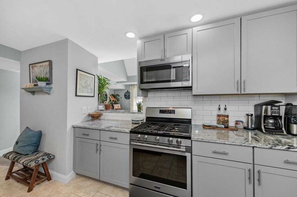 348 Rantoul Street, Unit 305 Beverly, MA 01915 - Photo 8 of 25 Gallery Image 8