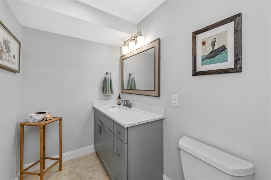 348 Rantoul Street, Unit 305 Beverly, MA 01915 - Photo 9 of 25 Gallery Image 9
