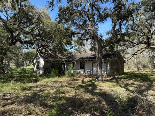 $129,000 | 18772 Highway 35, Sweeny, TX 77480