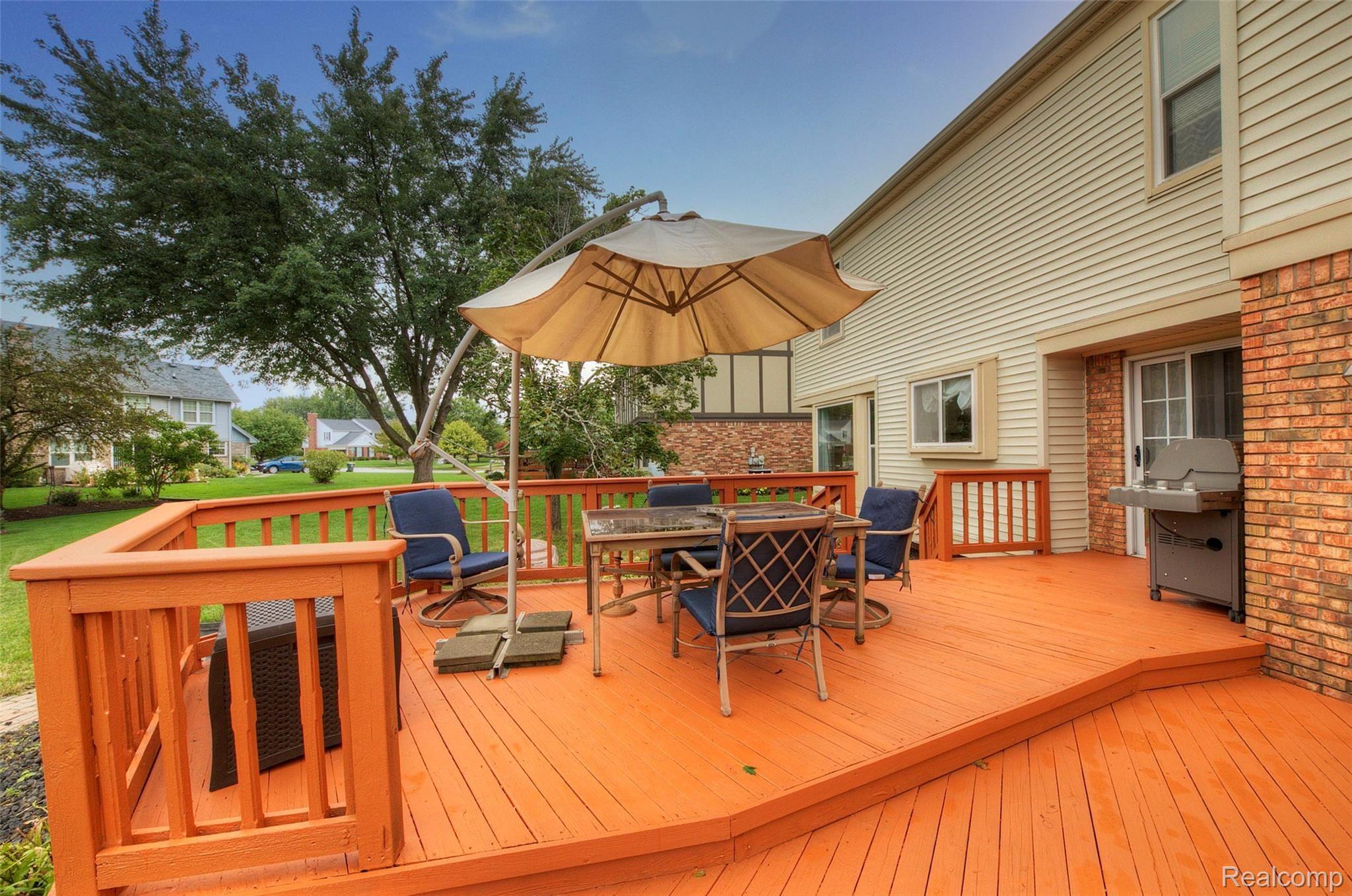 6853 Carlton Road Canton, MI 48187 - Photo 47 of 51 47 Deck.jpg