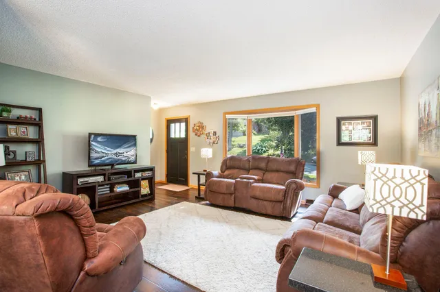 $400,000 | 317 North Cudd Avenue, River Falls, WI 54022