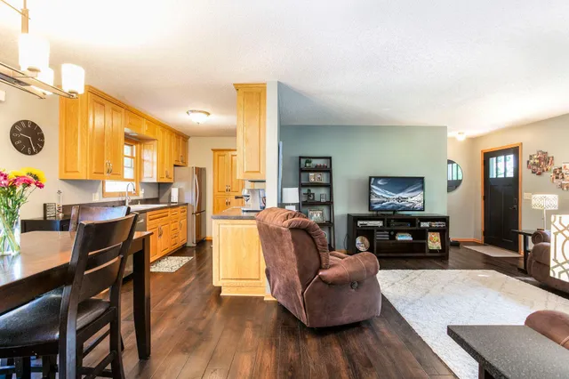 $400,000 | 317 North Cudd Avenue, River Falls, WI 54022