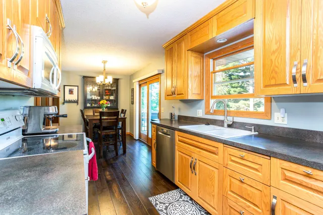 $400,000 | 317 North Cudd Avenue, River Falls, WI 54022