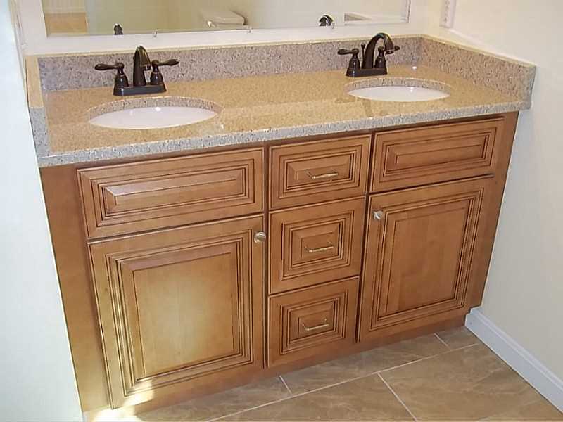 95 Benjamin Street Pawtucket, RI 02861 - Photo 15 of 22 Bathroom.
