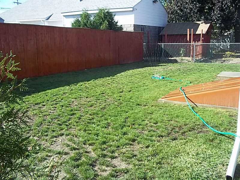 95 Benjamin Street Pawtucket, RI 02861 - Photo 19 of 22 Yard/Garden.