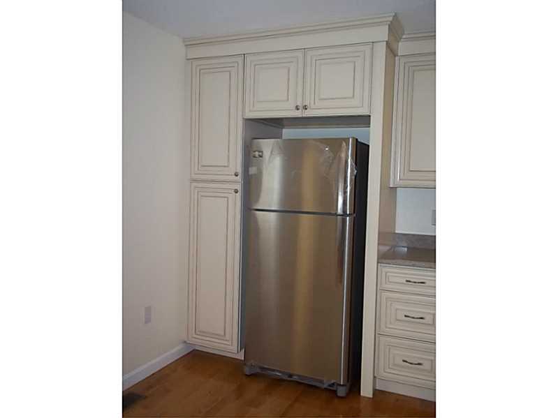 95 Benjamin Street Pawtucket, RI 02861 - Photo 8 of 22 Kitchen.