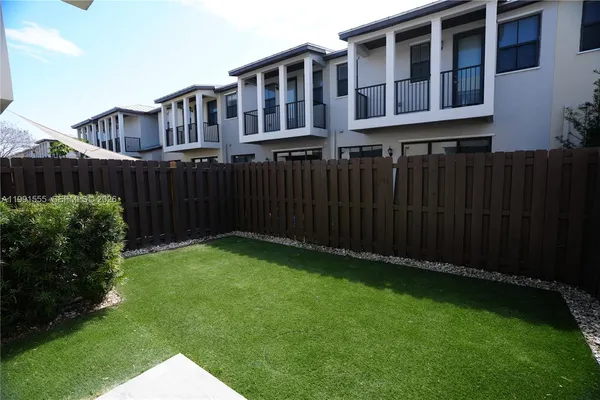 $4,400 | 10468 Northwest 61 Ln., Doral, FL 33178