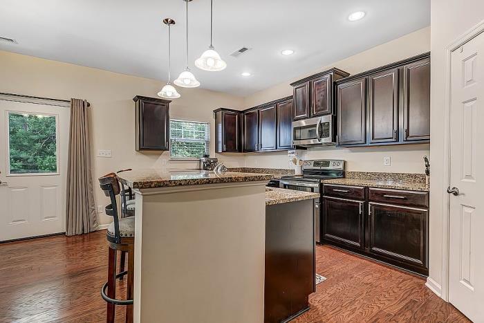 8201 Ruddock Place Hayes, VA 23072 - Photo 7 of 40