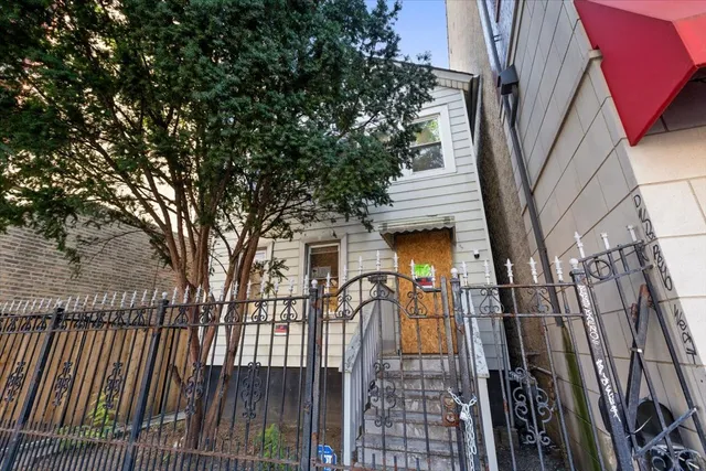 $525,000 | 1921 West Chicago Avenue, Chicago, IL 60622