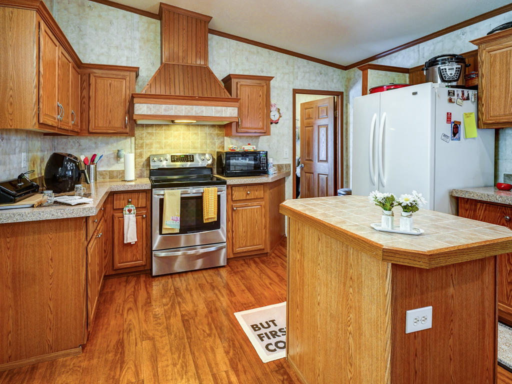 121 Isley Road Blountville, TN 37617 - Photo 16 of 32 121 Isley Rd Blountville MLS-23