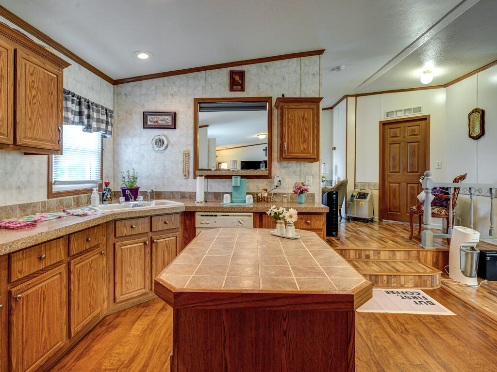 121 Isley Road Blountville, TN 37617 - Photo 17 of 32 121 Isley Rd Blountville MLS-24