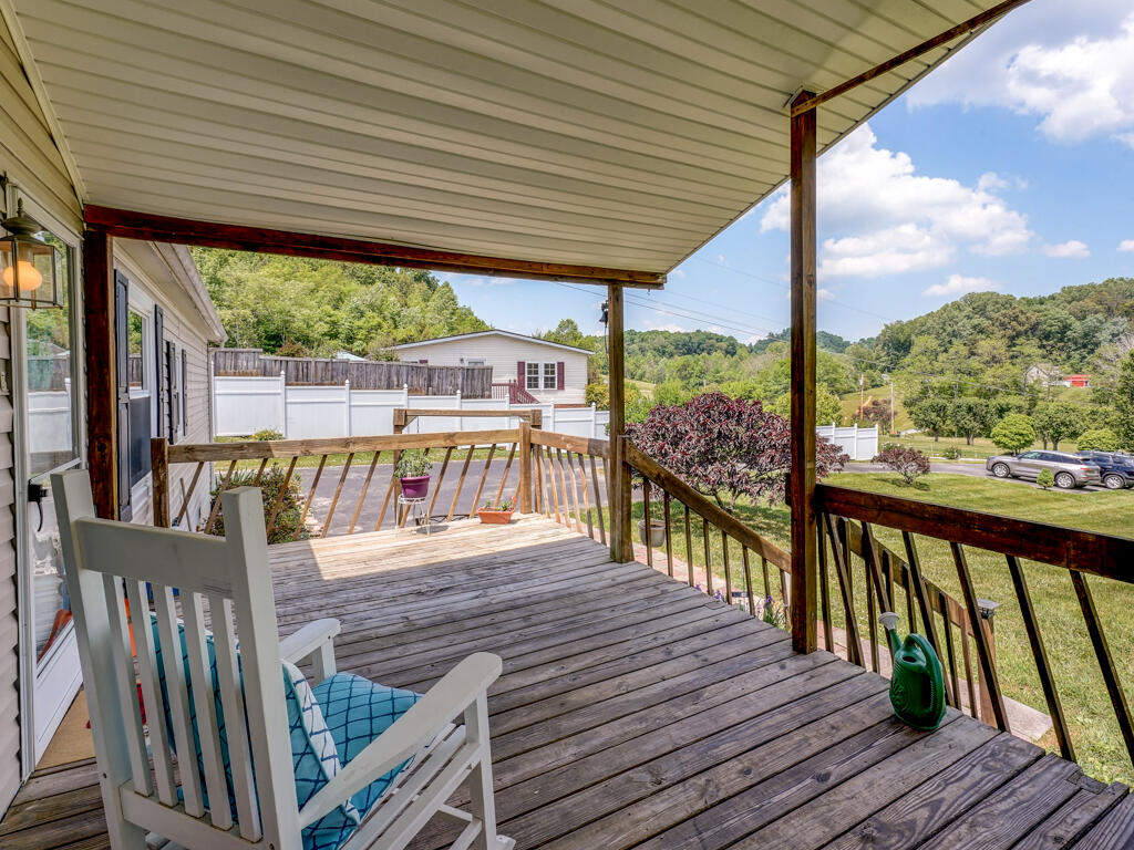 121 Isley Road Blountville, TN 37617 - Photo 9 of 32 121 Isley Rd Blountville MLS-9