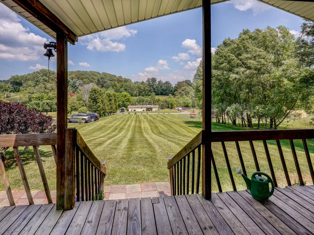 121 Isley Road Blountville, TN 37617 - Photo 10 of 32 121 Isley Rd Blountville MLS-10