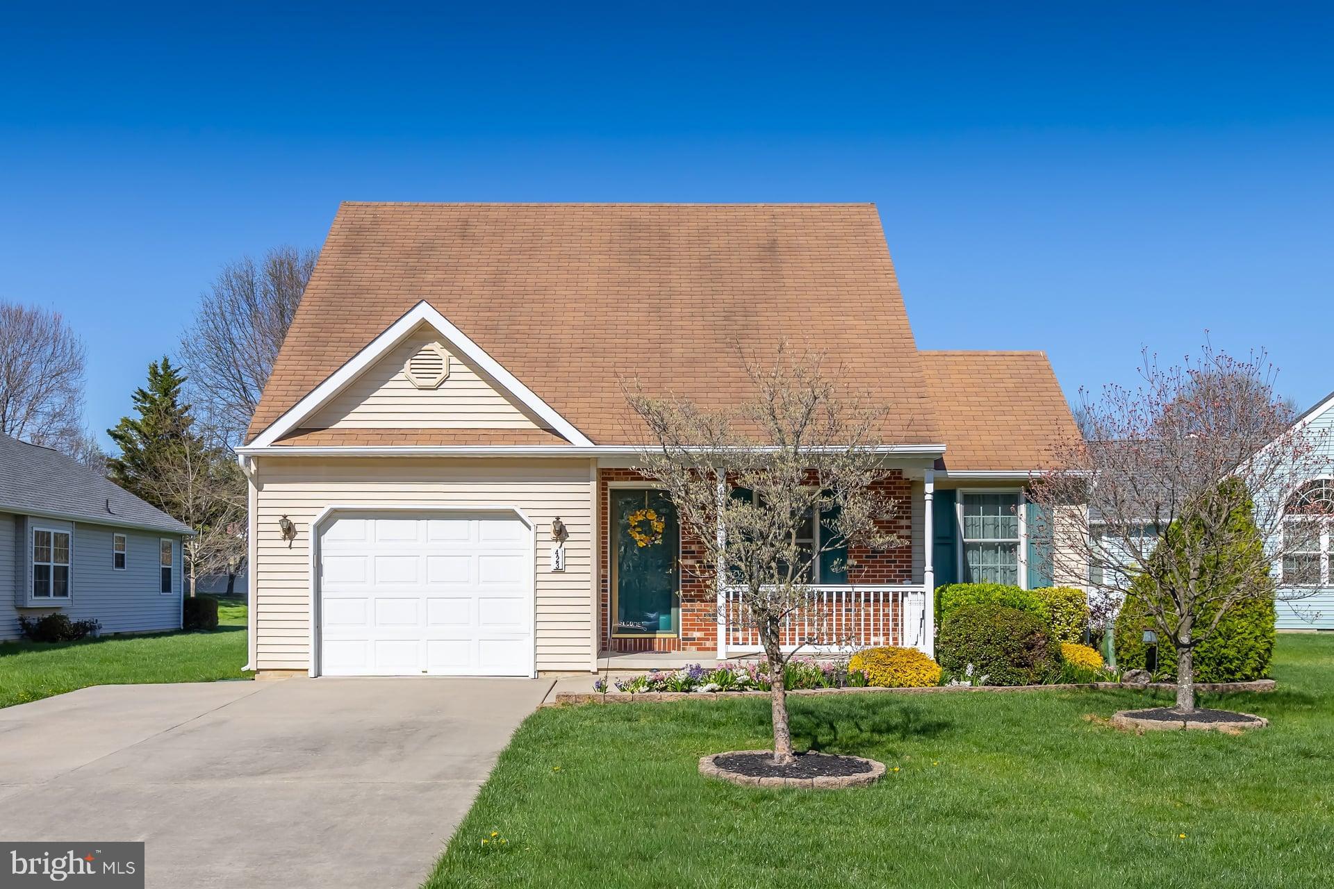 423 Country Way Mickleton, NJ 08056 - Photo 19 of 19 a front view of a house with a yard