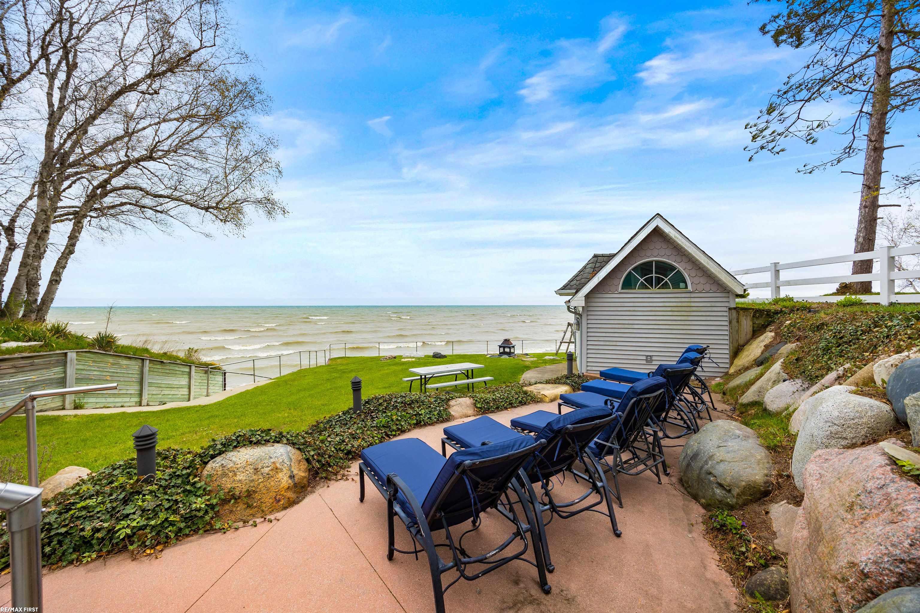3864 Lakeshore Road Deckerville, MI 48427 - Photo 4 of 93