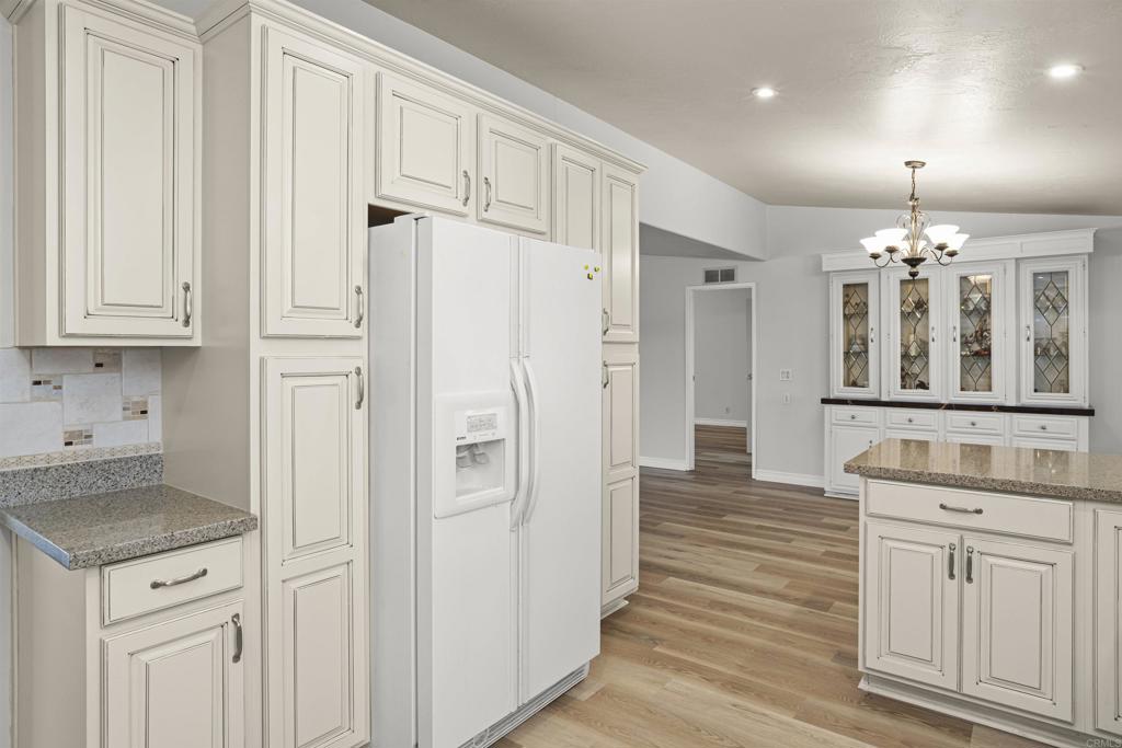 909 Richland Road, Unit 84 San Marcos, CA 92069 - Photo 21 of 35 a view of a kitchen with electric appliances